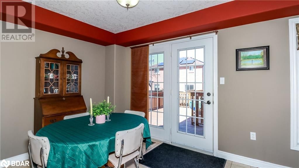 40 BENJAMIN LANE Image 15
