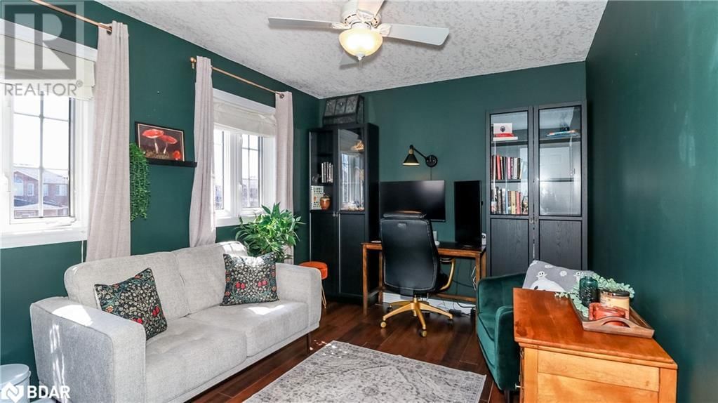 40 BENJAMIN LANE Image 20