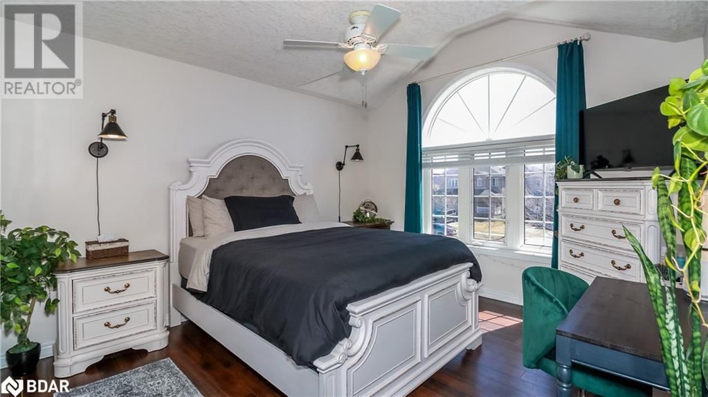 40 BENJAMIN LANE Image 22