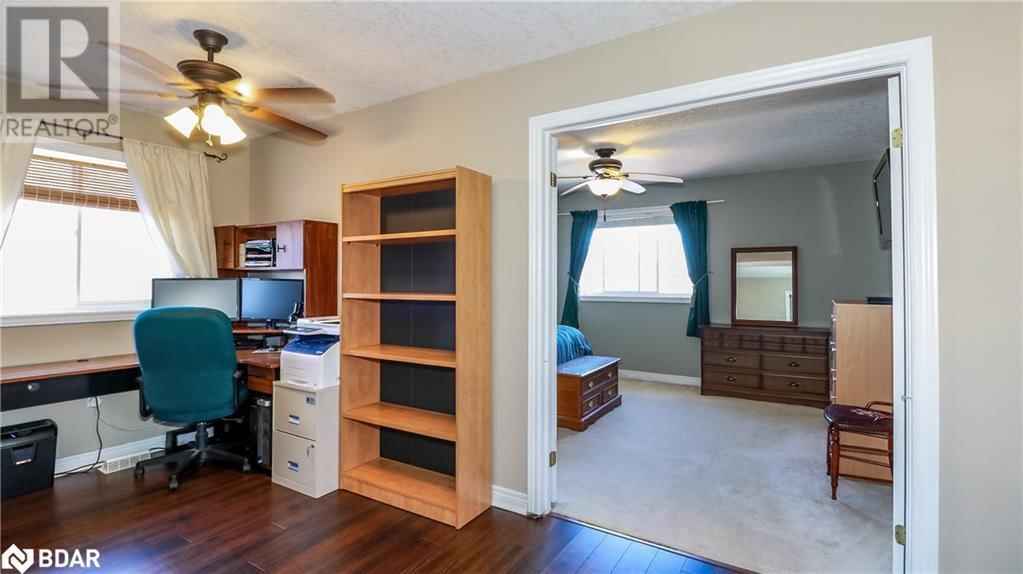 40 BENJAMIN LANE Image 23