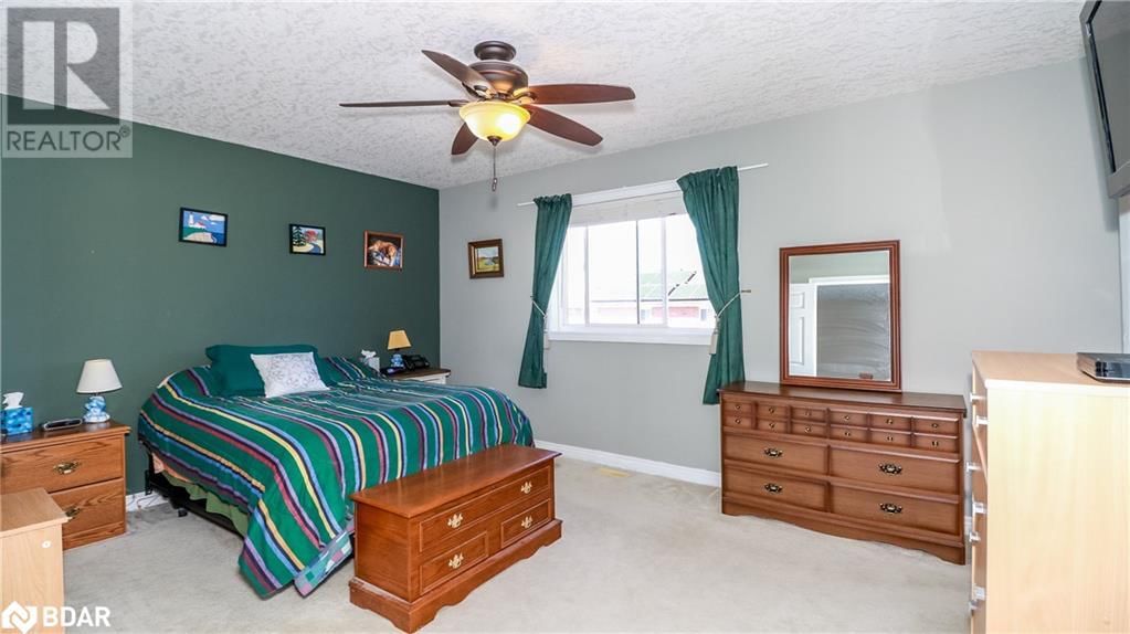 40 BENJAMIN LANE Image 24