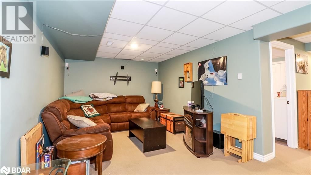 40 BENJAMIN LANE Image 29