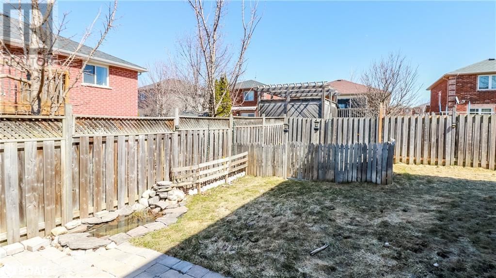 40 BENJAMIN LANE Image 31