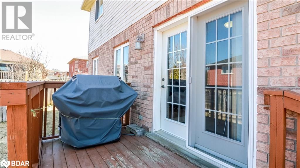 40 BENJAMIN LANE Image 32