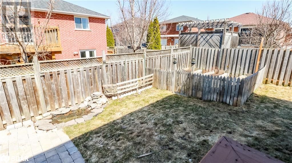 40 BENJAMIN LANE Image 35