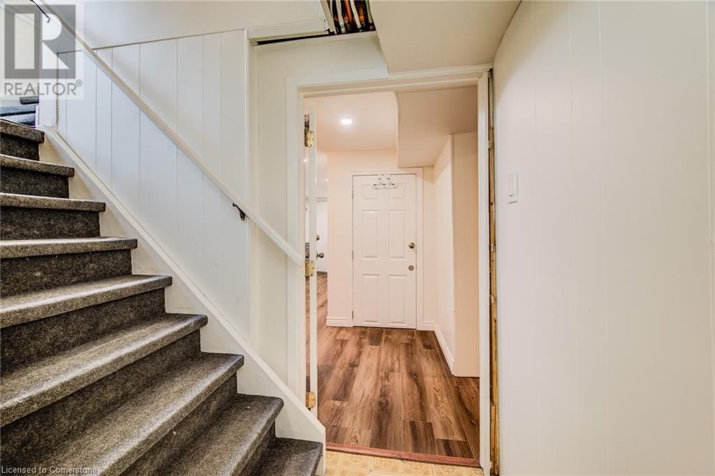 444 SPEEDVALE AVENUE EAST Image 17
