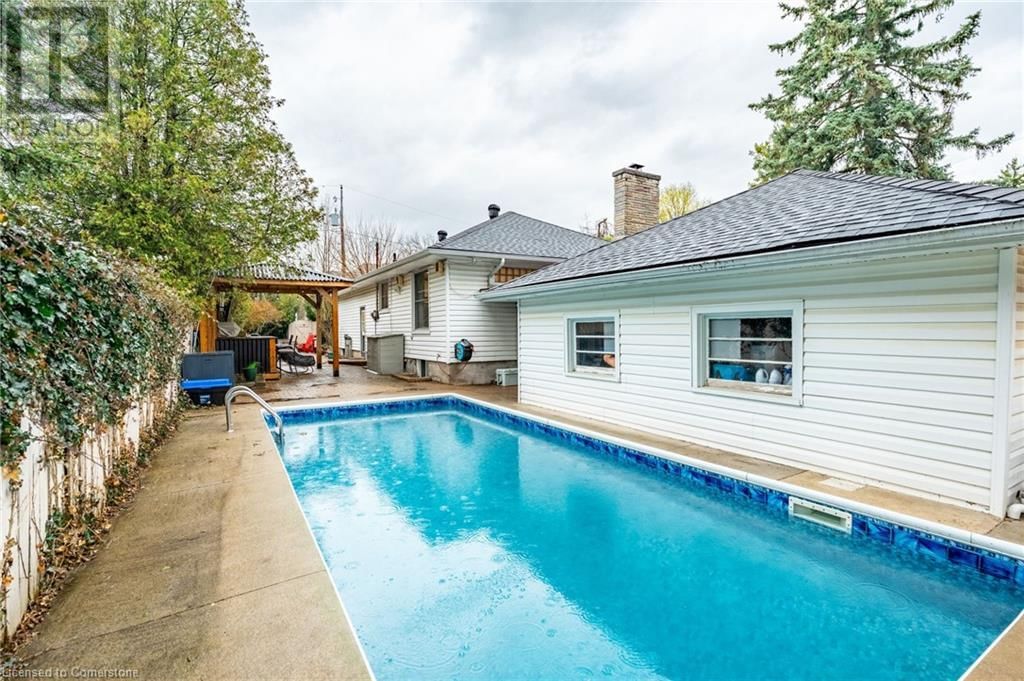 212 BROOKFIELD AVENUE Image 25