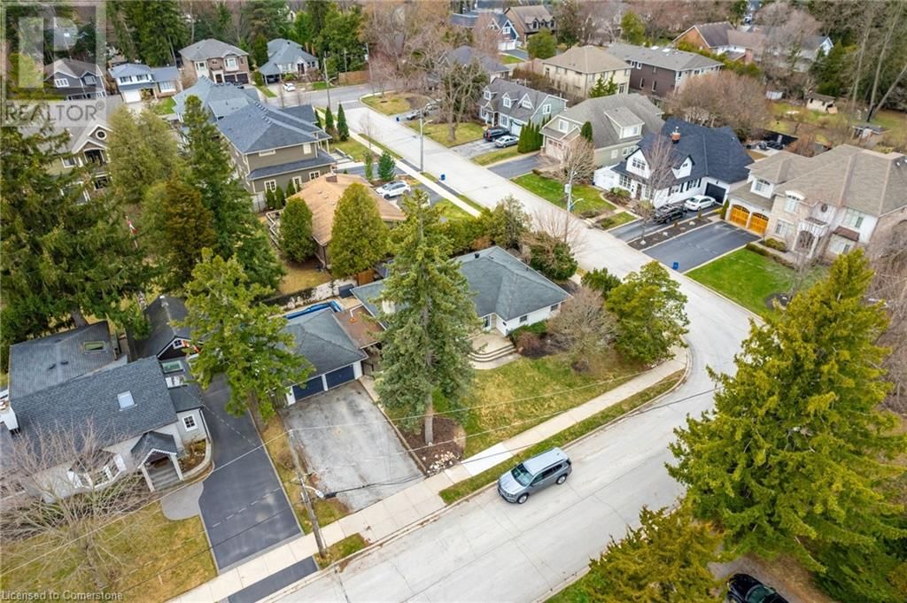212 BROOKFIELD AVENUE Image 32
