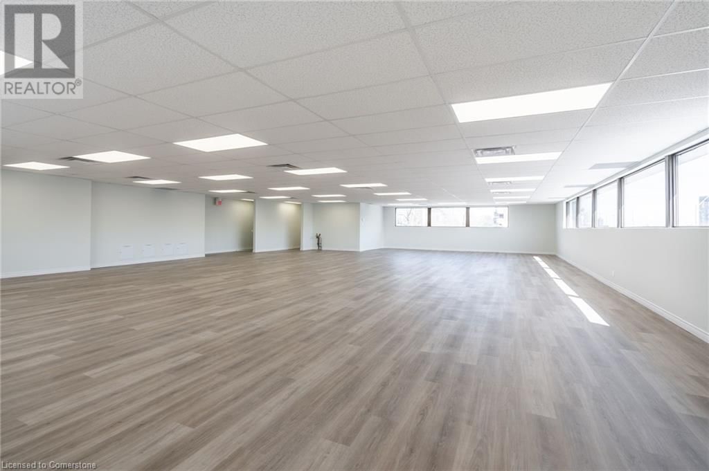 2ND FLOOR - 237 PARKDALE AVENUE NORTH Image 10