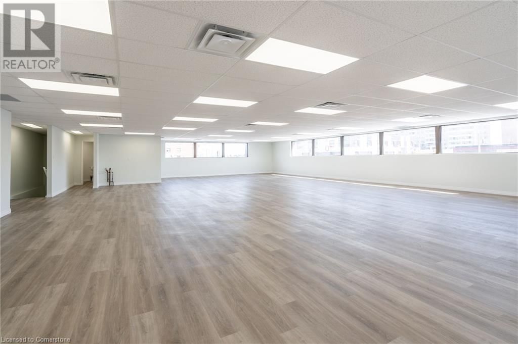 2ND FLOOR - 237 PARKDALE AVENUE NORTH Image 11