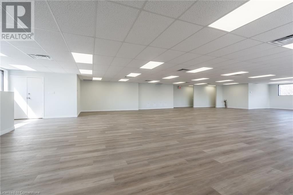 2ND FLOOR - 237 PARKDALE AVENUE NORTH Image 13