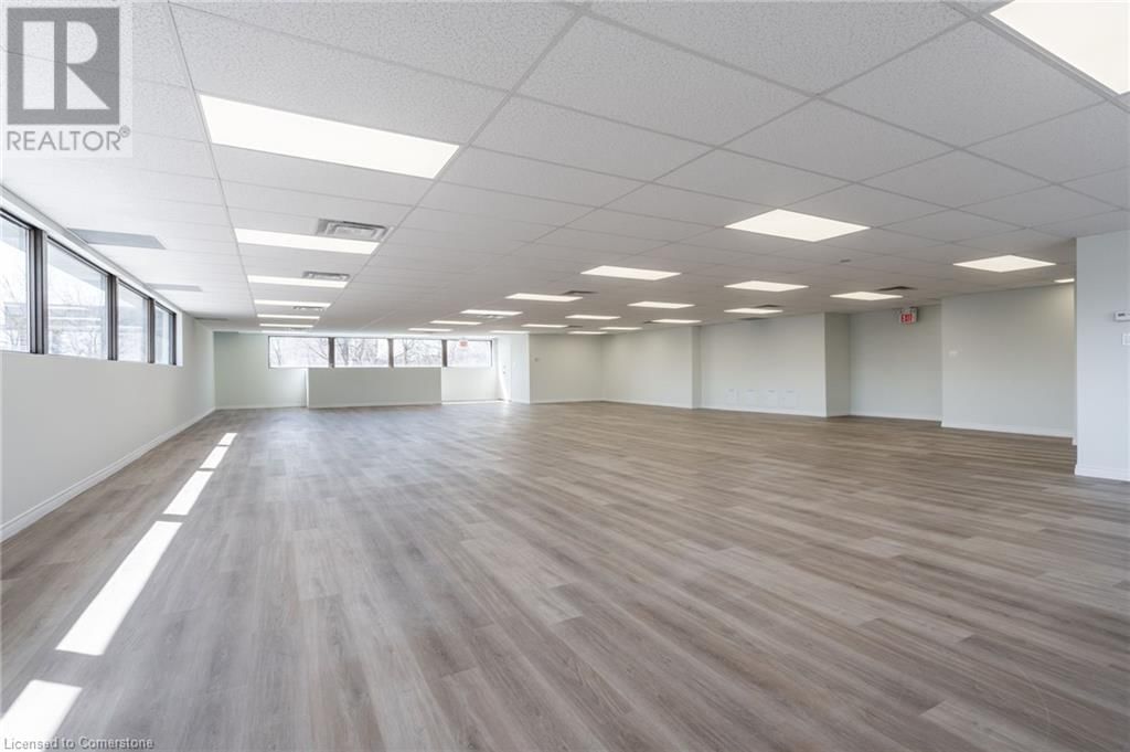 2ND FLOOR - 237 PARKDALE AVENUE NORTH Image 16