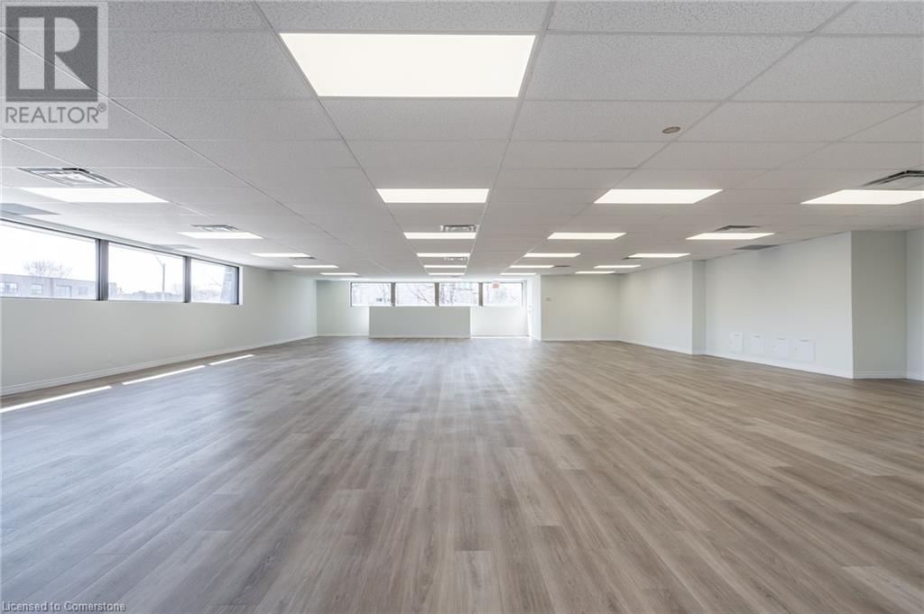 2ND FLOOR - 237 PARKDALE AVENUE NORTH Image 17