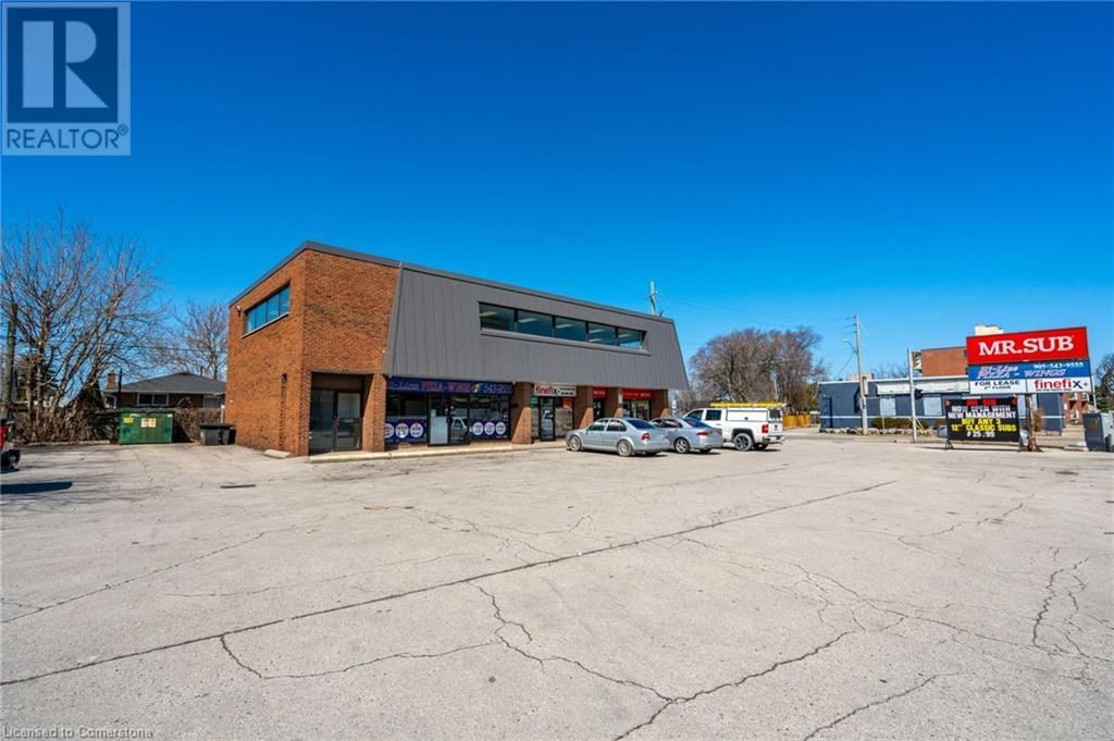 2ND FLOOR - 237 PARKDALE AVENUE NORTH Image 2