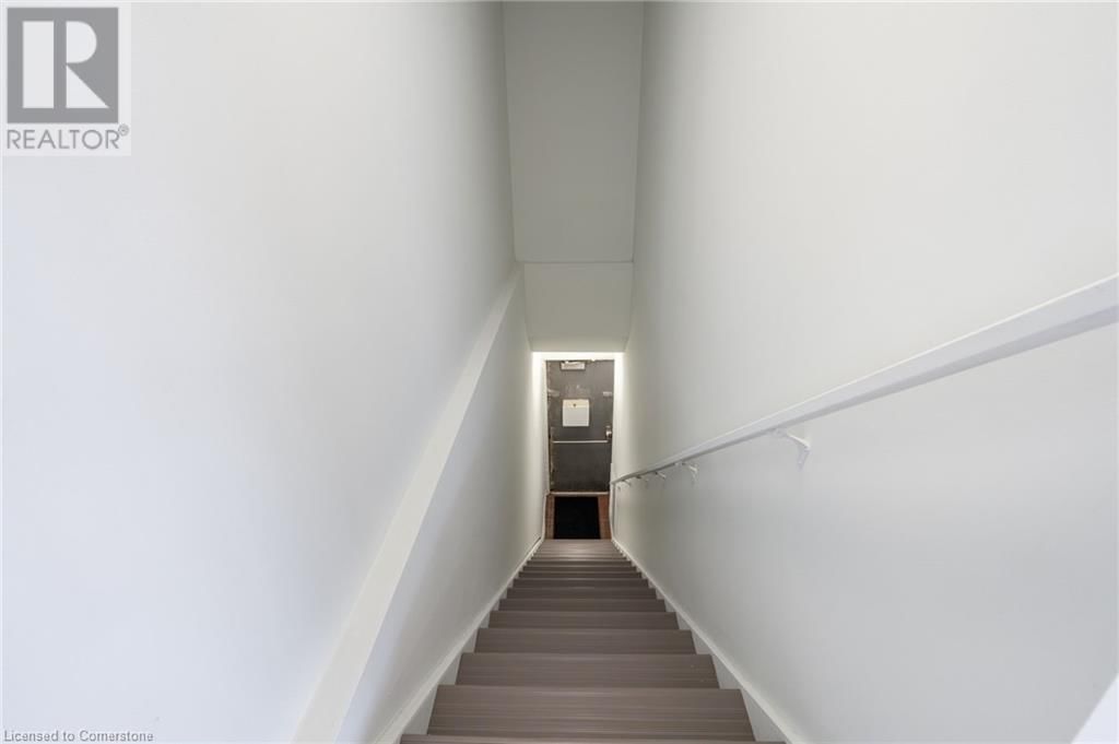 2ND FLOOR - 237 PARKDALE AVENUE NORTH Image 22