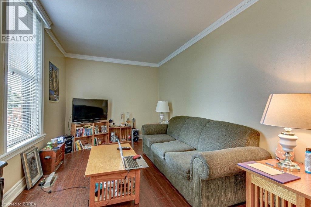 254 BRANT AVENUE Image 10