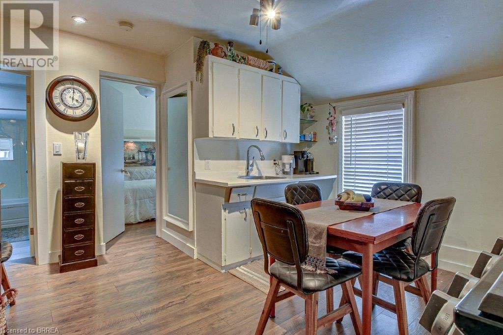 254 BRANT AVENUE Image 16