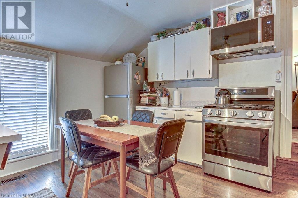 254 BRANT AVENUE Image 17