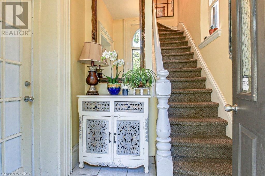 254 BRANT AVENUE Image 21