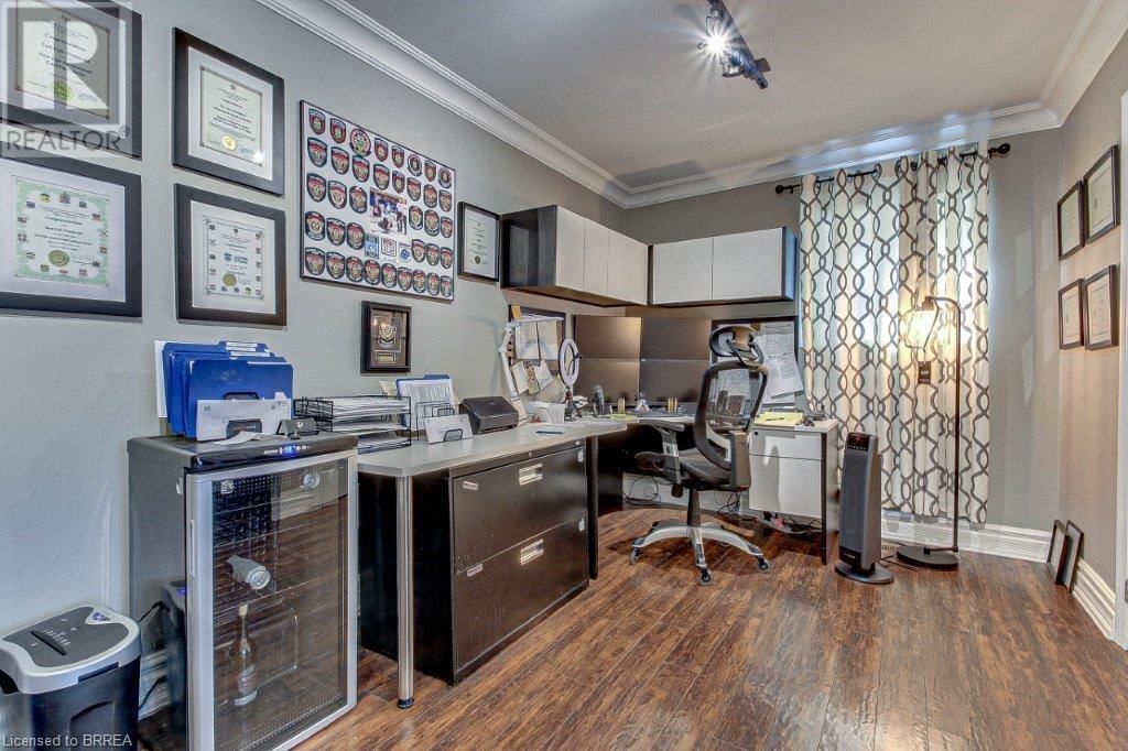 254 BRANT AVENUE Image 25