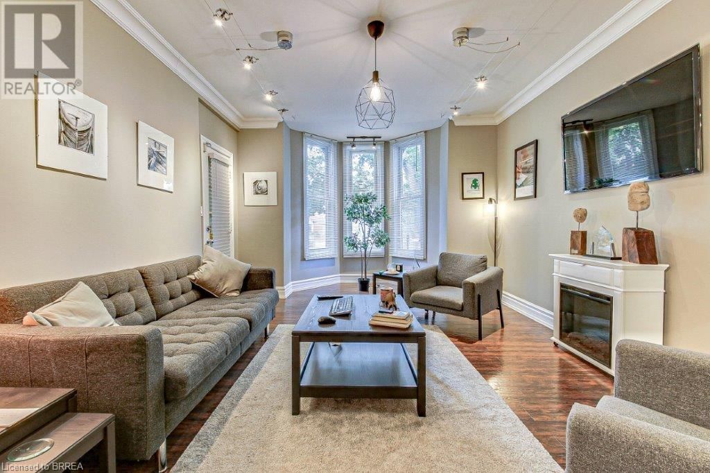 254 BRANT AVENUE Image 28