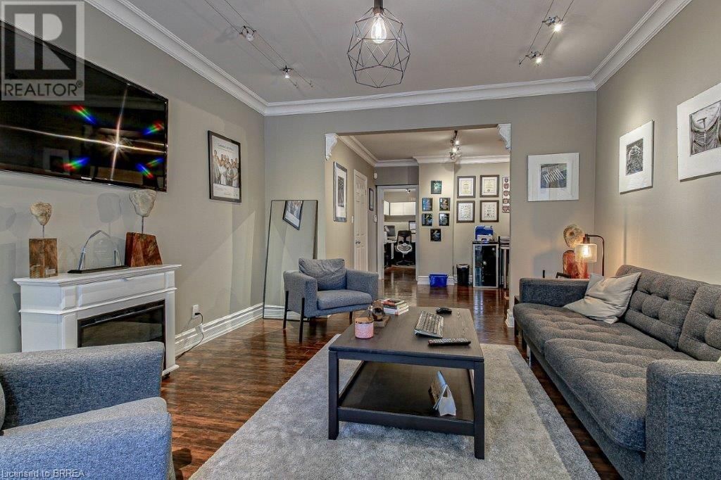 254 BRANT AVENUE Image 29