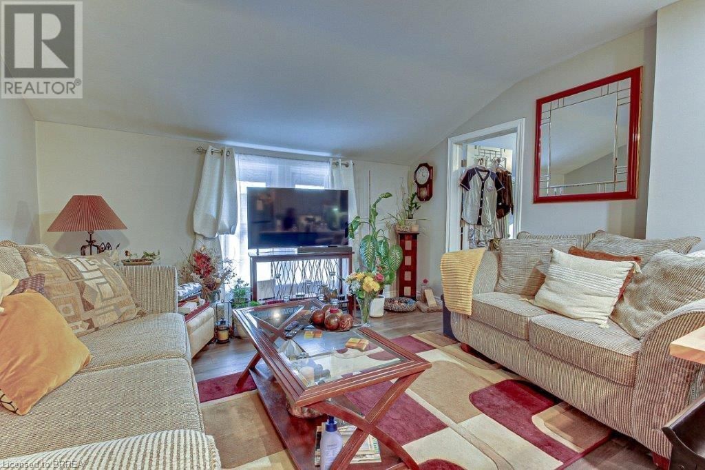254 BRANT AVENUE Image 3