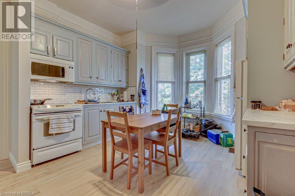 254 BRANT AVENUE Image 9