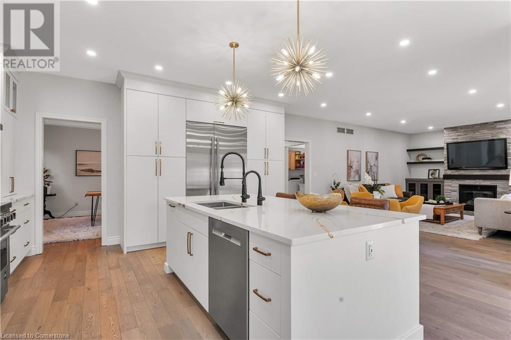 70 SCHWEITZER CRESCENT Image 18