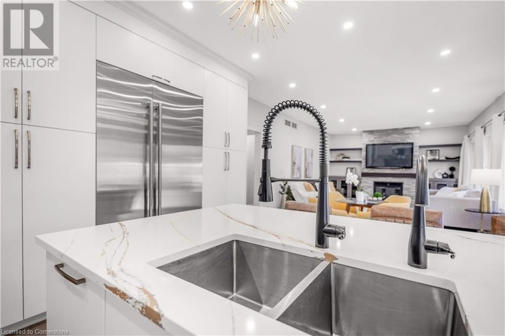 70 SCHWEITZER CRESCENT Image 21