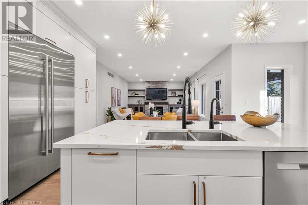 70 SCHWEITZER CRESCENT Image 22