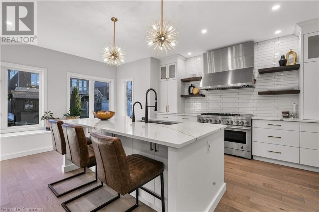 70 SCHWEITZER CRESCENT Image 23