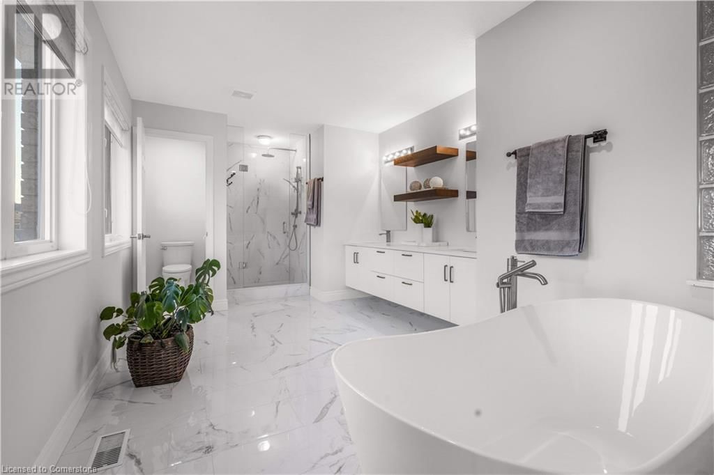 70 SCHWEITZER CRESCENT Image 32