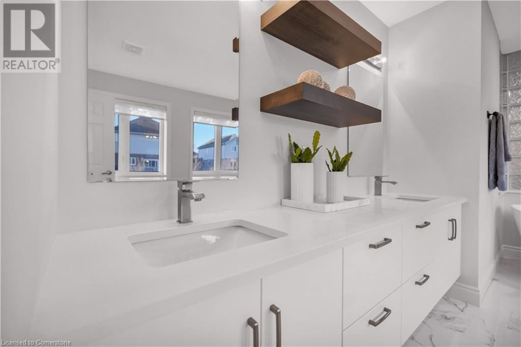 70 SCHWEITZER CRESCENT Image 34