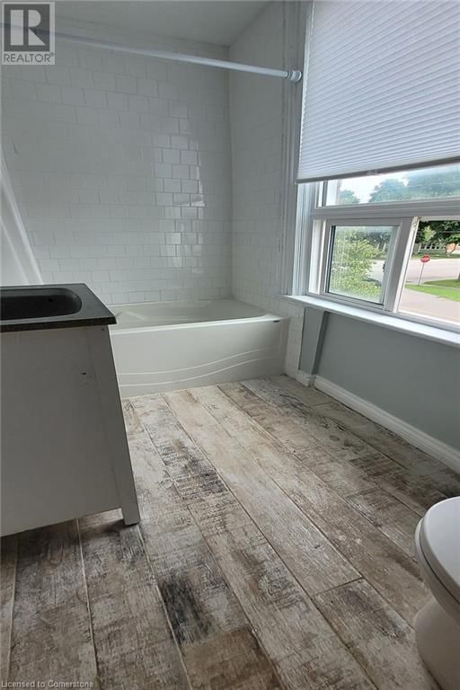 2083 MAIN STREET NORTH Image 30