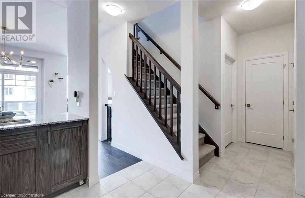 3 HOFFMAN LANE Image 3