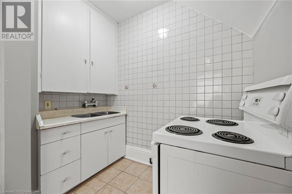 242 DALHOUSIE STREET Image 10