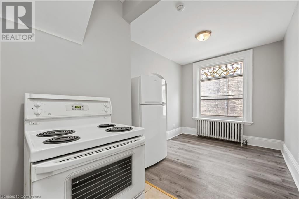 242 DALHOUSIE STREET Image 11