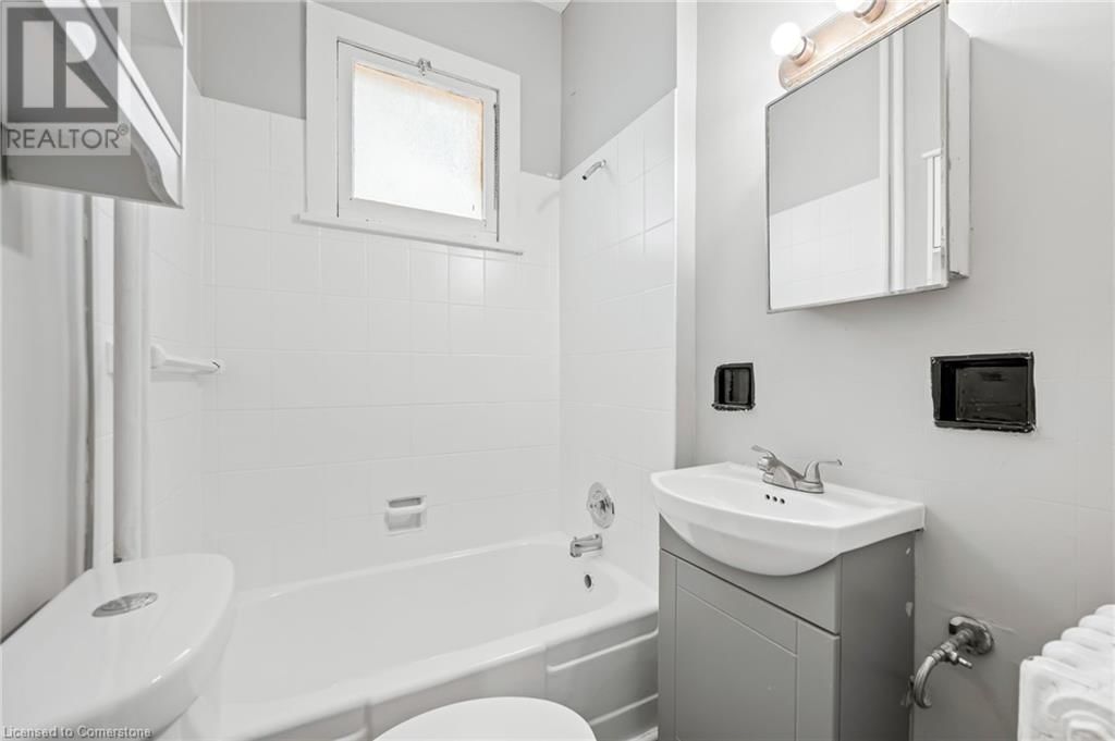 242 DALHOUSIE STREET Image 15