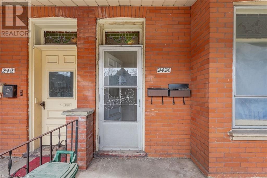 242 DALHOUSIE STREET Image 18