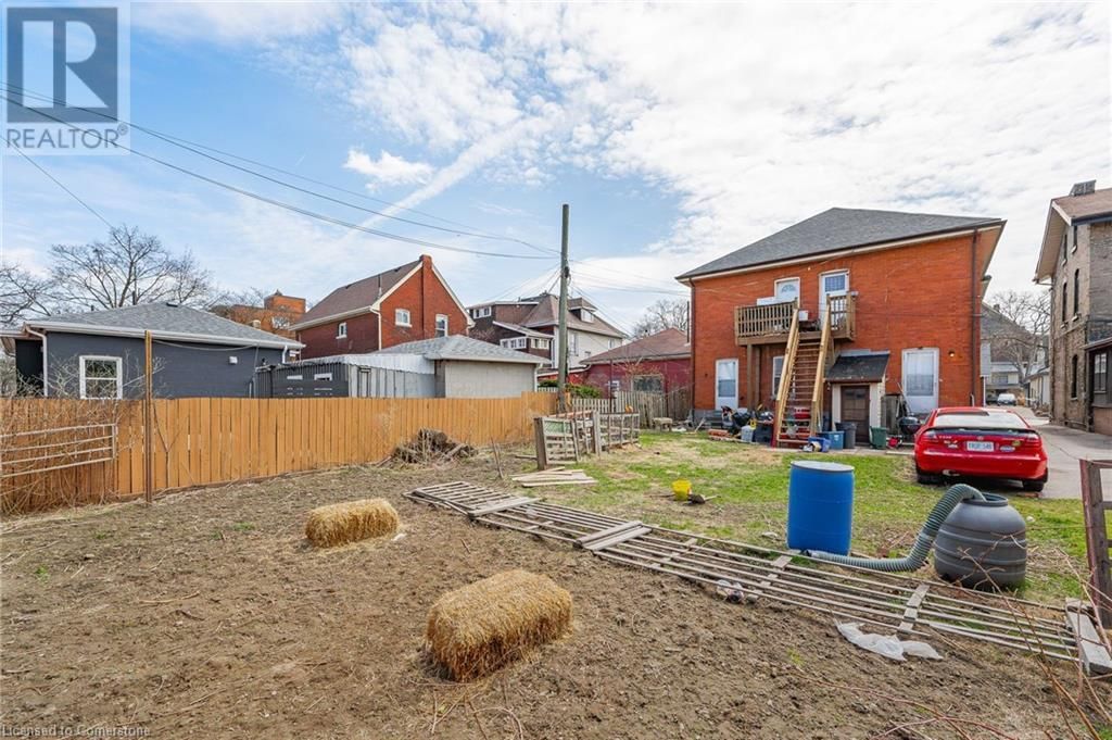 242 DALHOUSIE STREET Image 26