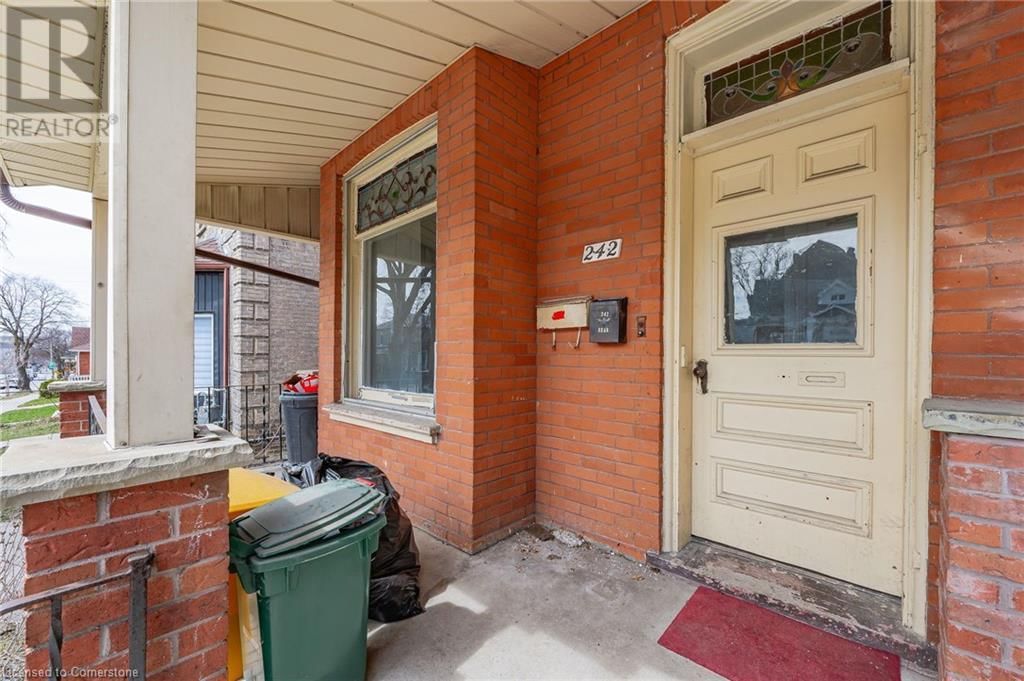 242 DALHOUSIE STREET Image 3