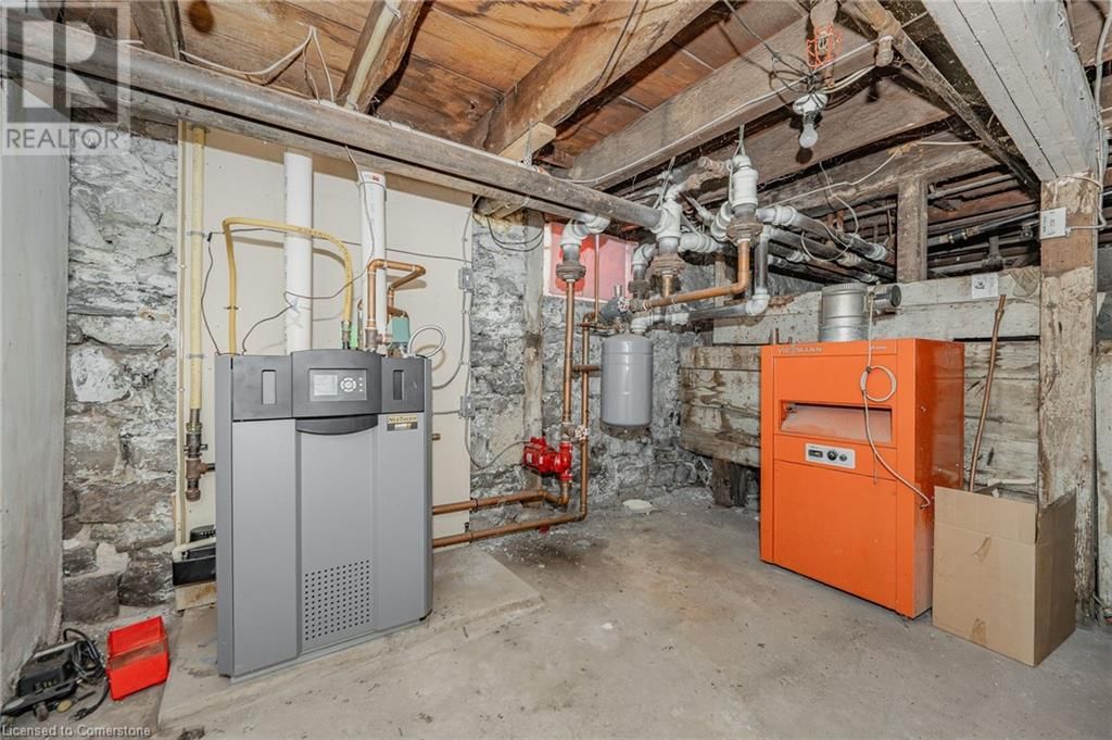242 DALHOUSIE STREET Image 32