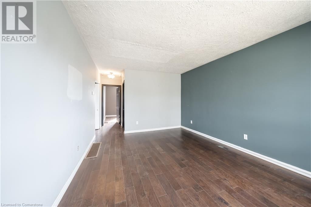 21 RENFREW STREET EAST Image 5