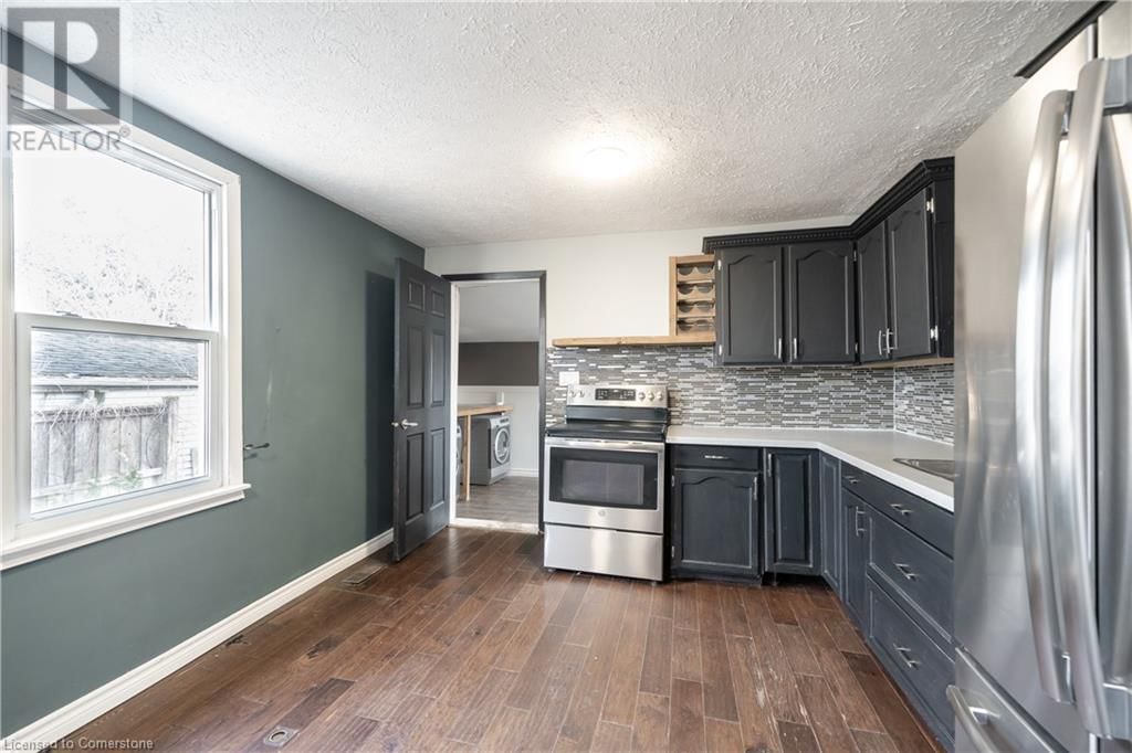 21 RENFREW STREET EAST Image 8