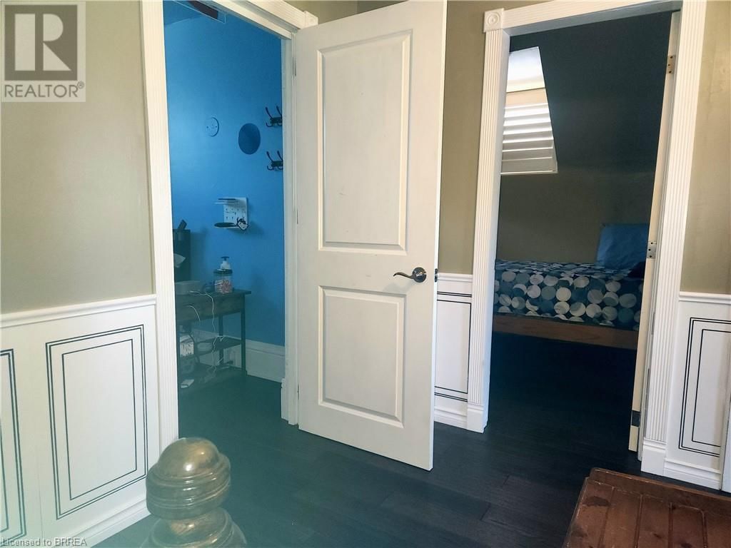 12 GRANDVIEW STREET Image 24