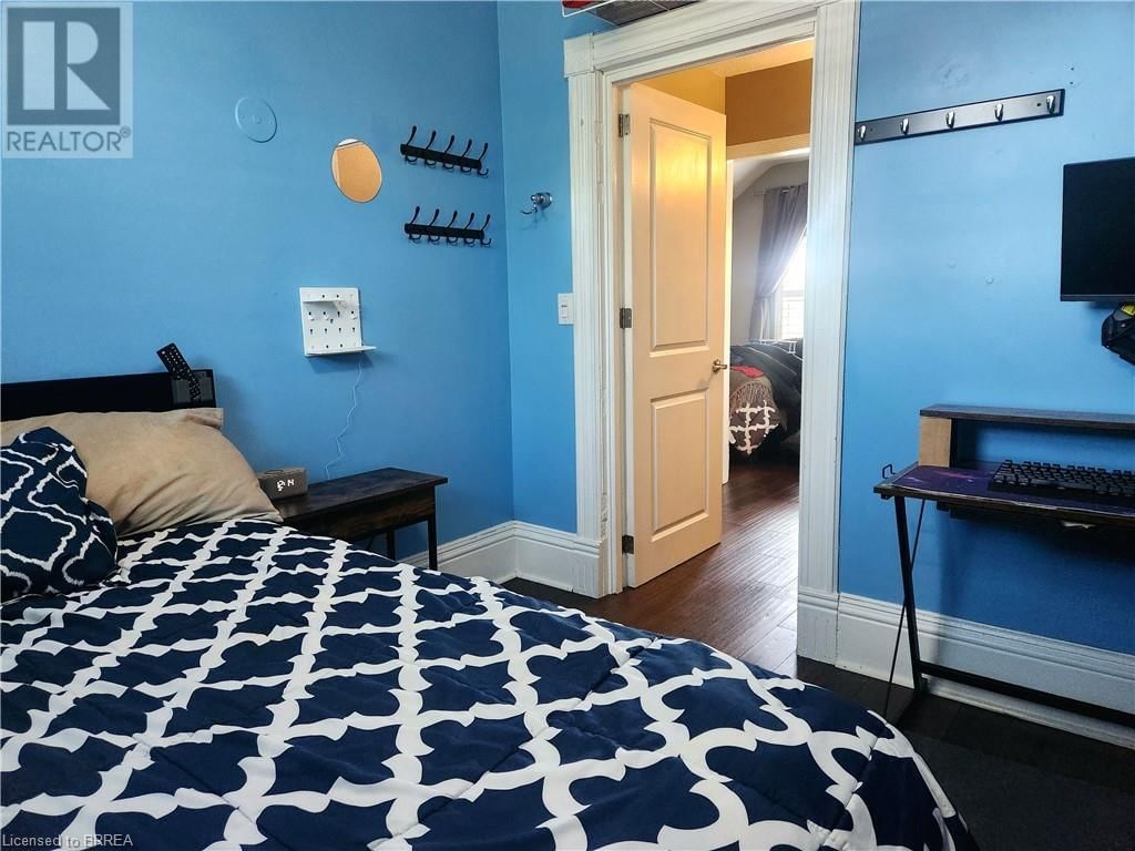 12 GRANDVIEW STREET Image 30