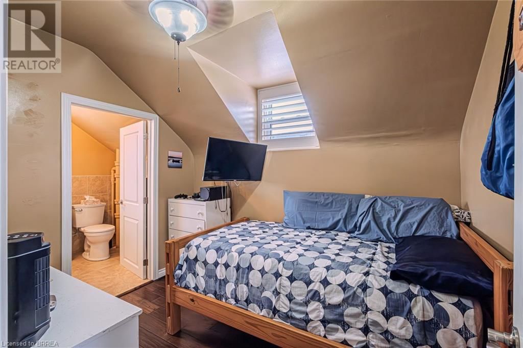 12 GRANDVIEW STREET Image 31