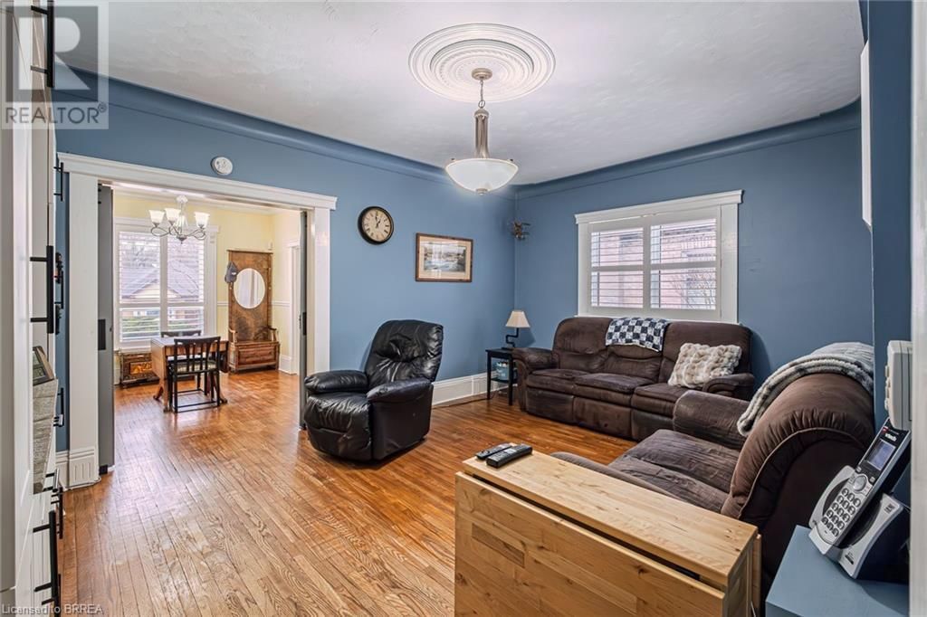 12 GRANDVIEW STREET Image 8