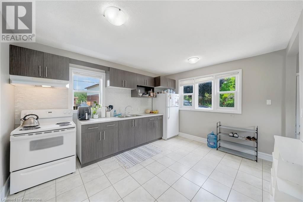 227 FAIRWAY ROAD NORTH Image 6